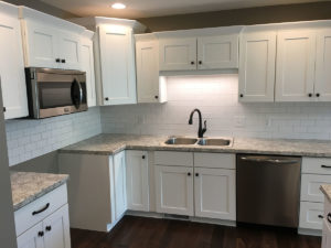 10117 kitchen sink with backsplash